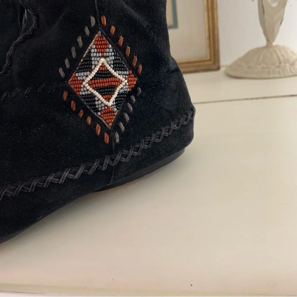 Susan Bennis Warren Edwards Black Suede Beaded Native American Tribal Boots